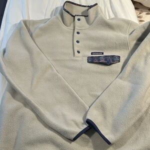 Patagonia Women's Fleece Sweater in Light Beige with Navy Accents